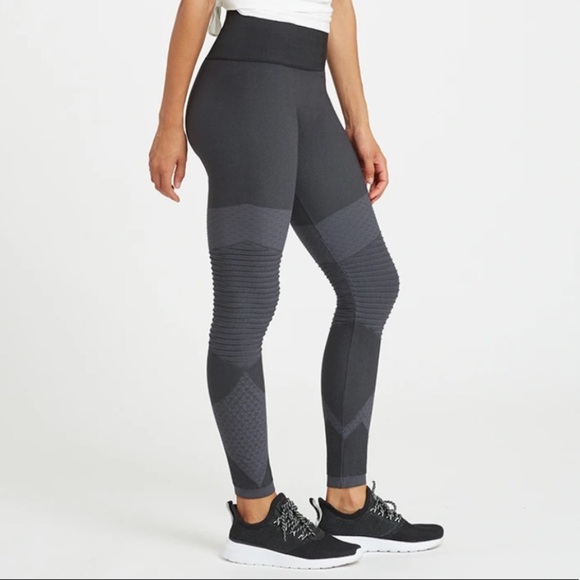 SPANX Look At Me Now Seamless Moto Leggings NWT - Picture 2 of 9